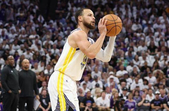 麻将胡了2-嘴哥最有可能被勇士交易 拉科布无意降低高额开支