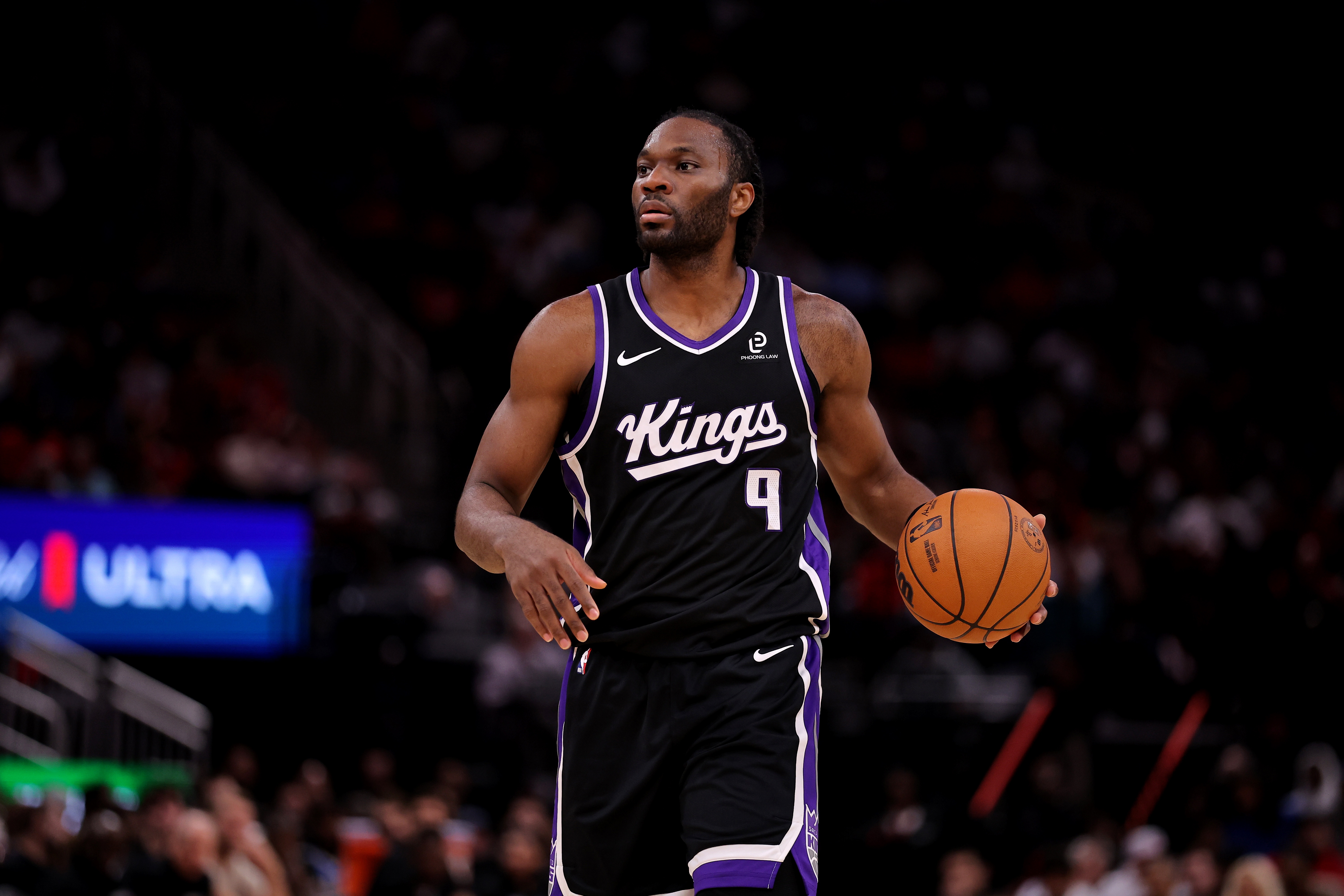 活力十足！阿丘瓦8中7高效砍下16分6板2帽 还拼下4前场板